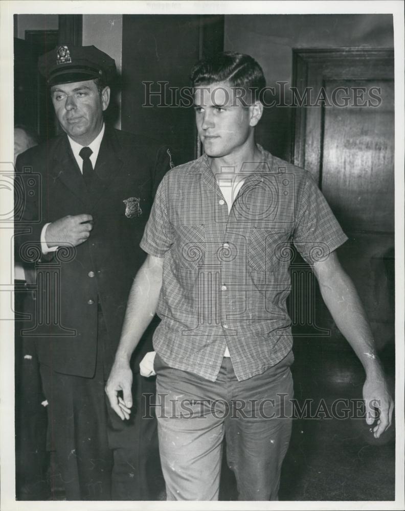 1962 Press Photo Walter Schillemat Accused of Killing Girlfriend Officer Ronayne - Historic Images