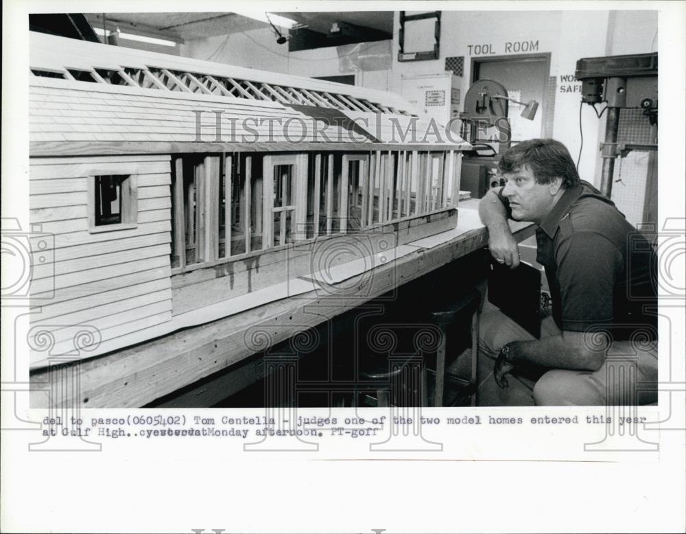 1984 Press Photo Tom Centella at Gulf Comprehensive architecture school - Historic Images