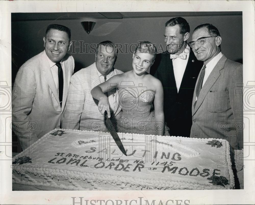 1958 Press Photo Mr Queen Honored at Loyal Order of Moose - RSL68115 - Historic Images