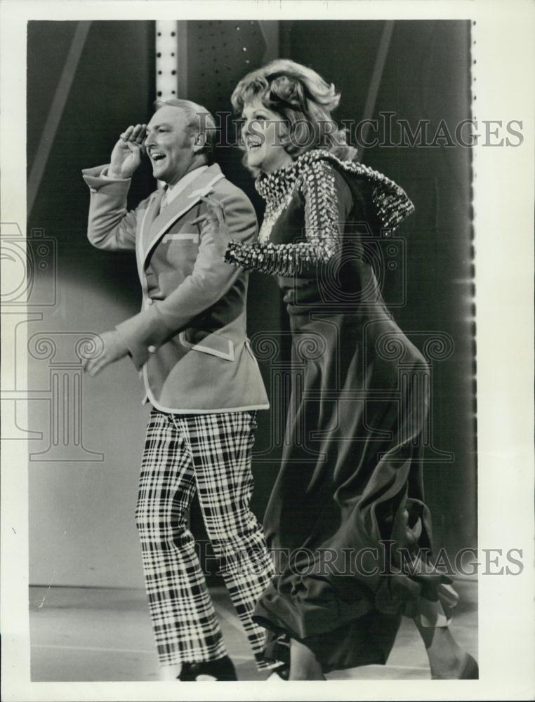 Press Photo Lynn Redgrave Jack Cassidy Hellzapopping The Abc Comedy Hour - Historic Images