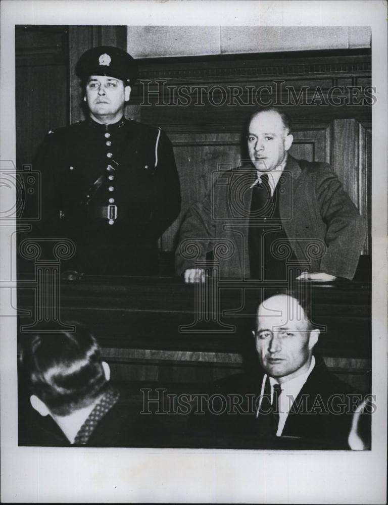 1946 Press Photo Fred Rose Labor Progressive Member of Parliament in court after - Historic Images