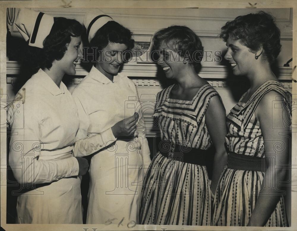 1953 Press Photo Graduating Nursing School Twins Carol Margaret Wesson welcome - Historic Images