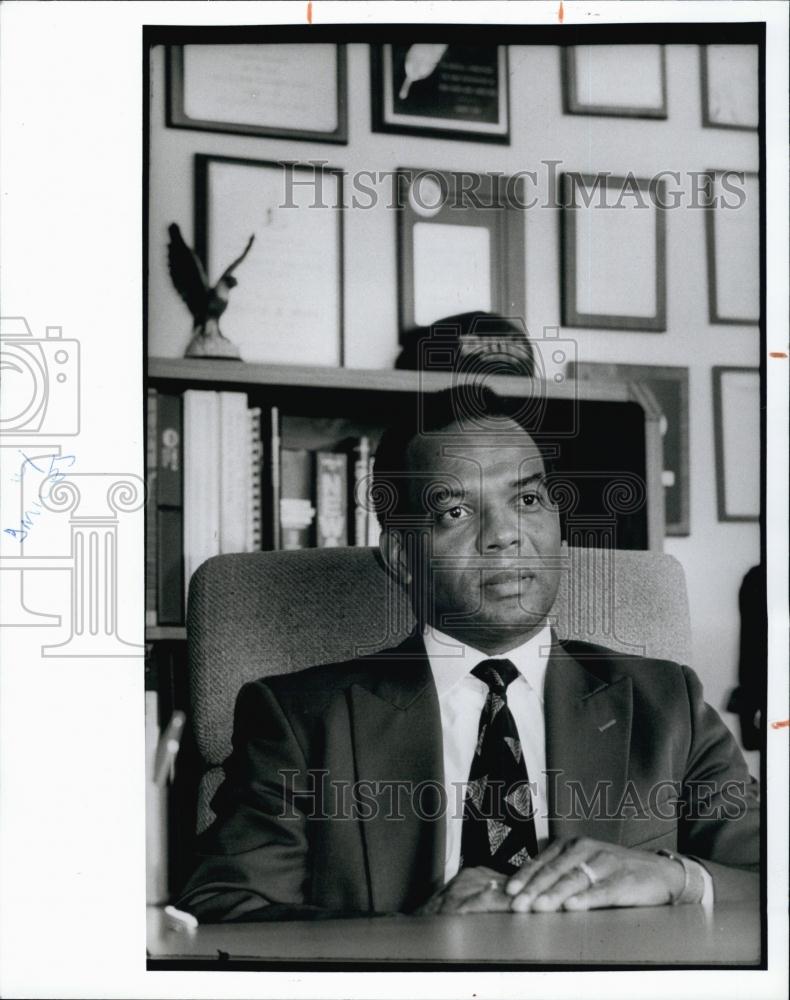 1992 Press Photo Derrick Miles Black Businessmen - RSL63699 - Historic Images