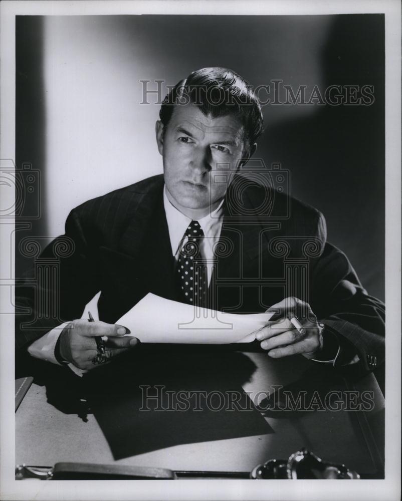 1948 Press Photo Jay Jostyn Stars In Radio Series &quot;Mr District Attorney&quot; - Historic Images