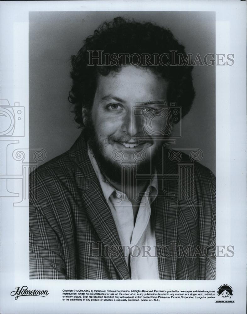 Press Photo Daniel Stern plays Joey Nathan in &quot;Hometown&quot; - RSL80293 - Historic Images