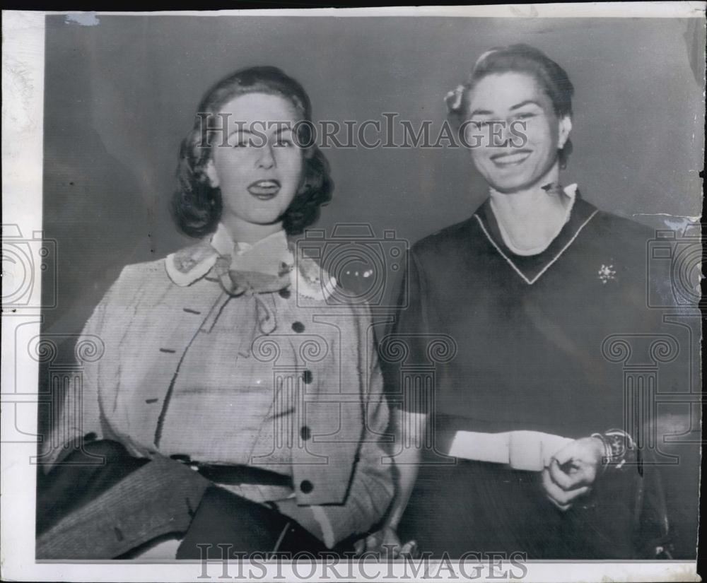 1957 Press Photo Actress Ingrid Bergman &amp; daughter Jenny Ann Lindstrom - Historic Images