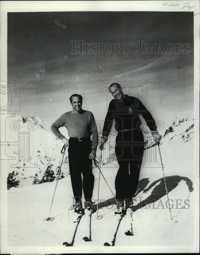 1961 Press Photo Henry J Heinz Jr &amp; James Laughlin skiing - RSL45767 - Historic Images