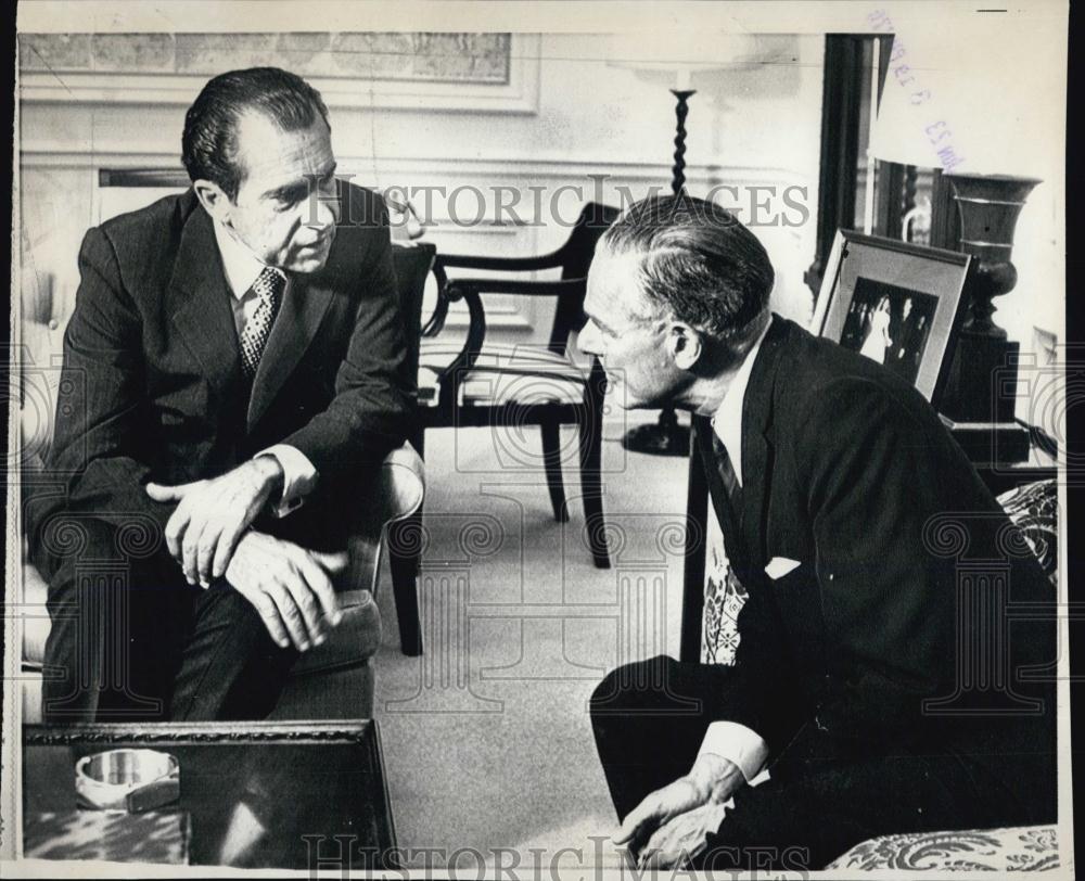 1970 Press Photo AmbHenry Cabot Lodge talked with President Nixon - RSL05959 - Historic Images