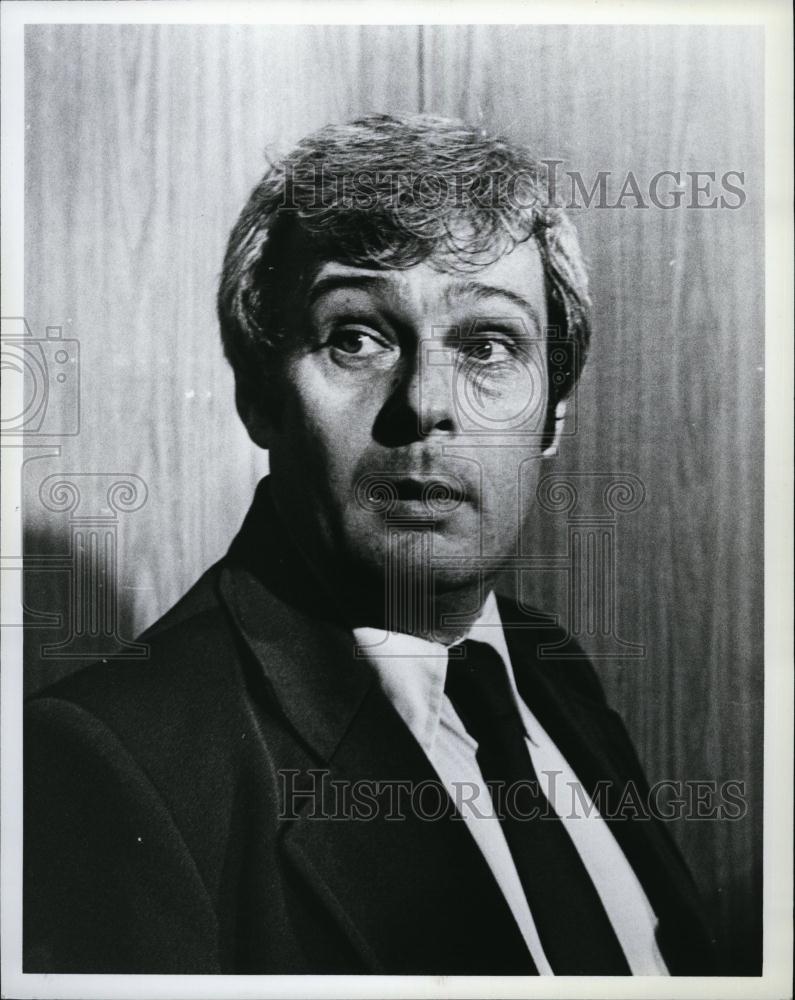1982 Press Photo Capitol Police Sgt Arthur L Beaulieu Reading Statement - Historic Images