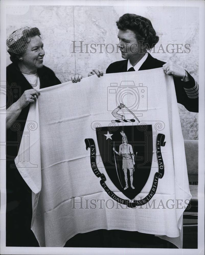 1932 Press Photo Captain Viola Sanders &amp; Mrs George Dobranske Flag of Commonweal - Historic Images