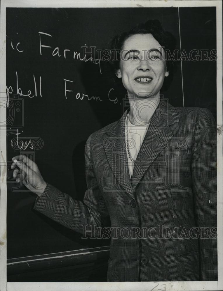 1948 Press Photo Pulitzer Prize Winner Margaret Clapp Teaching Biography - Historic Images