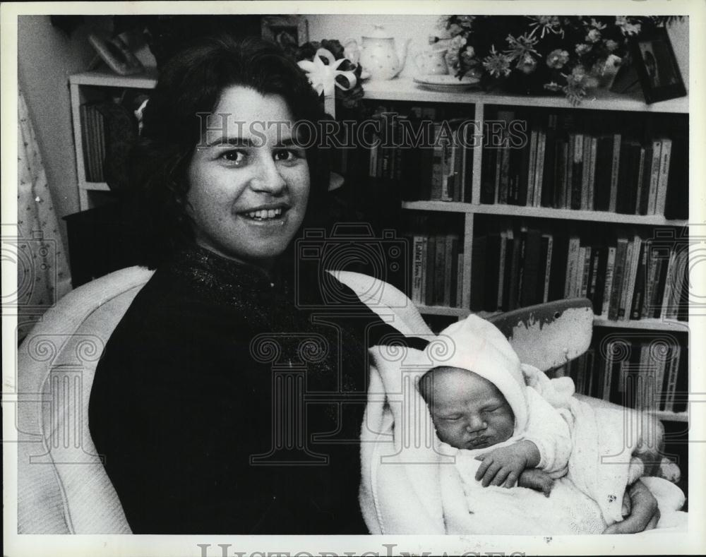 1983 Press Photo Baby Rose Katharine Kennedy Townsend Born December 17th - Historic Images