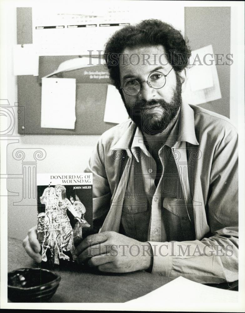 1980 Press Photo South African Author John Miles Thursday to Wednesday - Historic Images