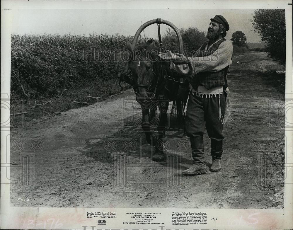 1982 Press Photo Actor, Topol stars in &quot; Fiddler on the Roof&quot; - RSL97049 - Historic Images