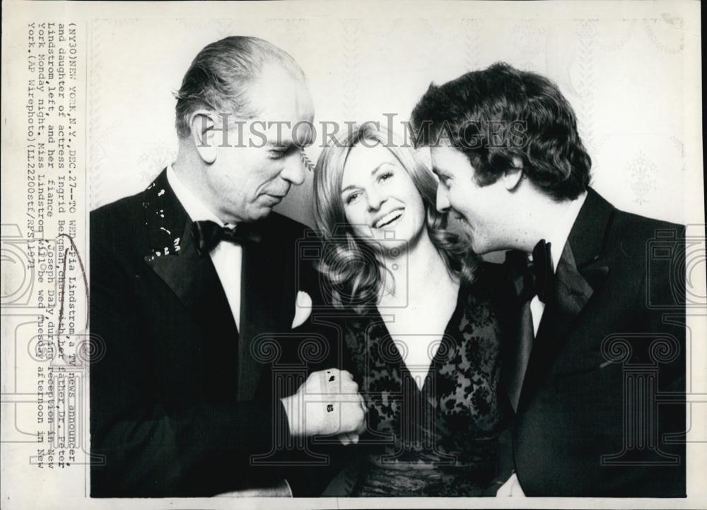1971 Press Photo Pia Lindstrom, dad Dr Peter & fiance Joe Daly - RSL00185 - Historic Images