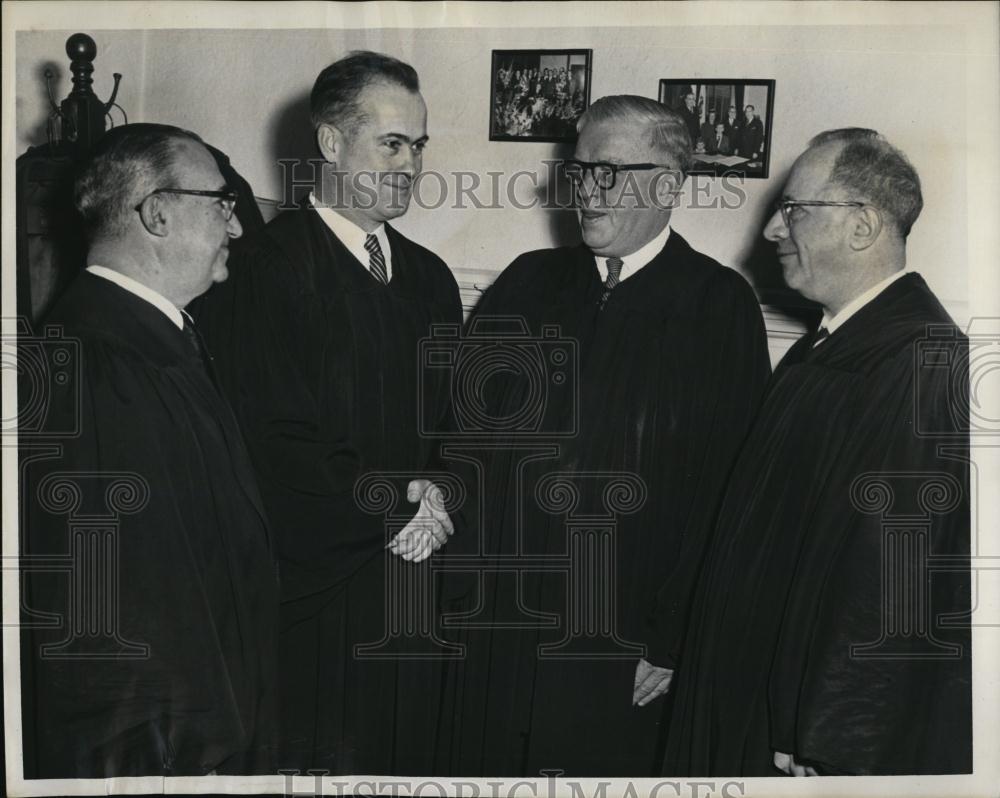 1959 Press Photo Judge Phillip Tracy Inducted into Office - RSL39527 - Historic Images