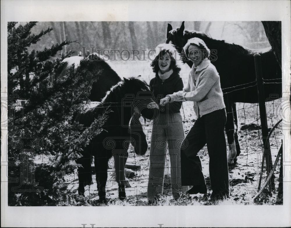 1978 Press Photo Senator Nancy Landon Kassebaum with Daughter Linda - RSL99617 - Historic Images