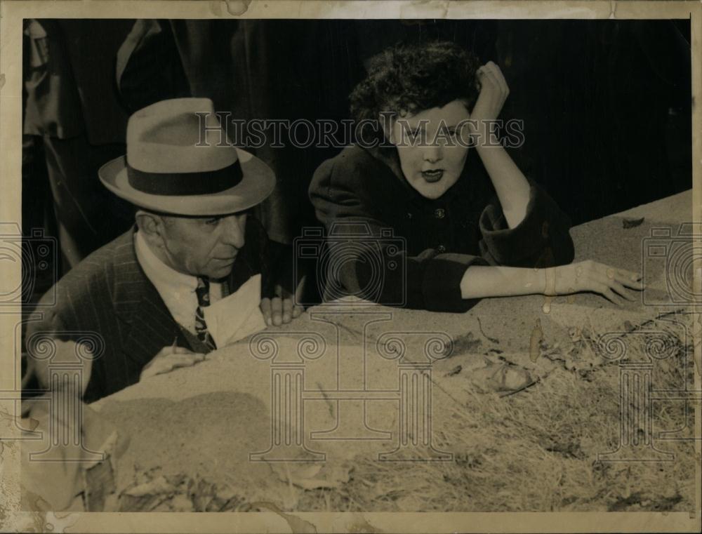 1948 Press Photo Actres Mrs Doris Knapp and Actor Cedarst Roxbury - RSL84897 - Historic Images