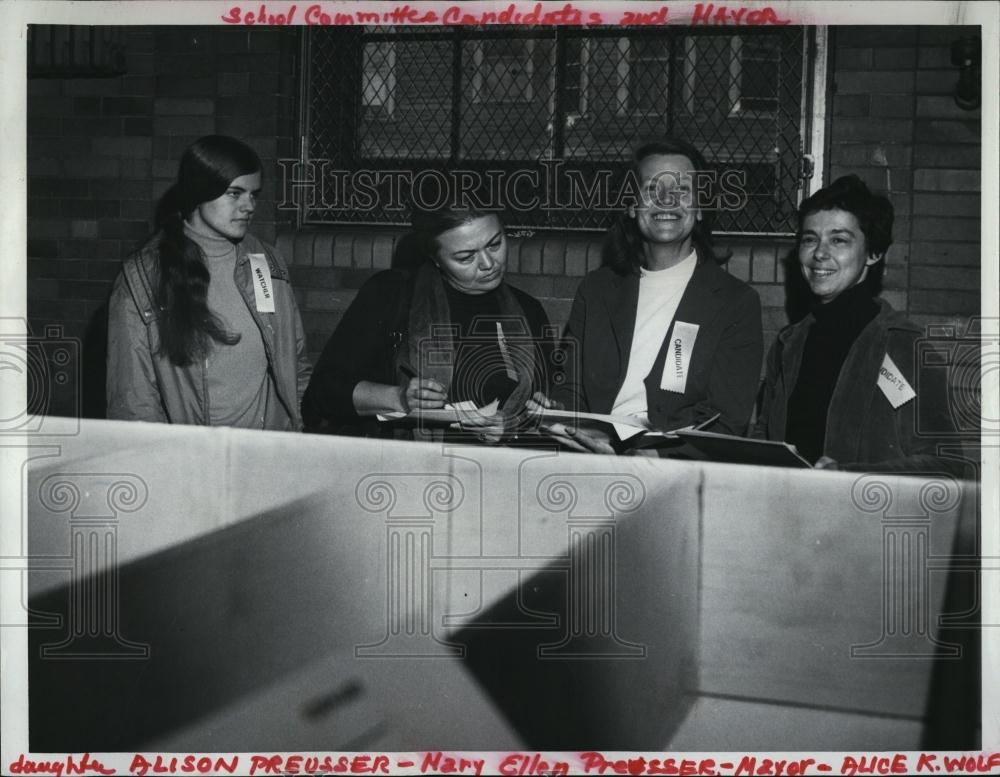 1973 Press Photo Mayor Barbara Ackerman with candidates for School Committee Ele - Historic Images