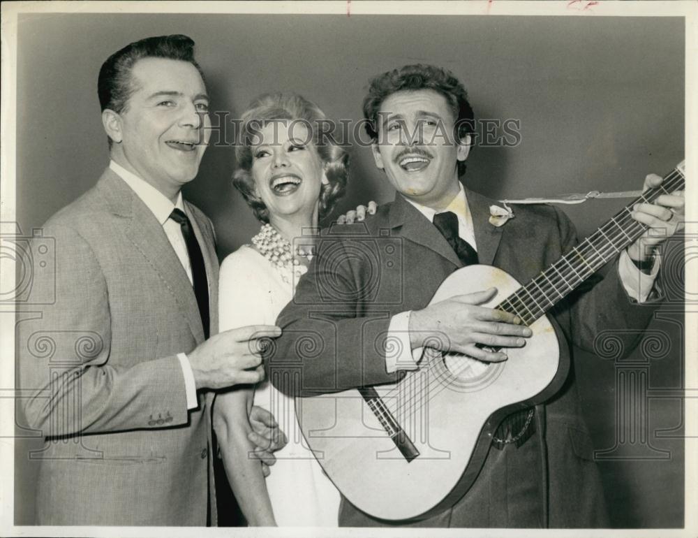 Press Photo American Singers Dinah Shore and Domenico Modugno - RSL66879 - Historic Images