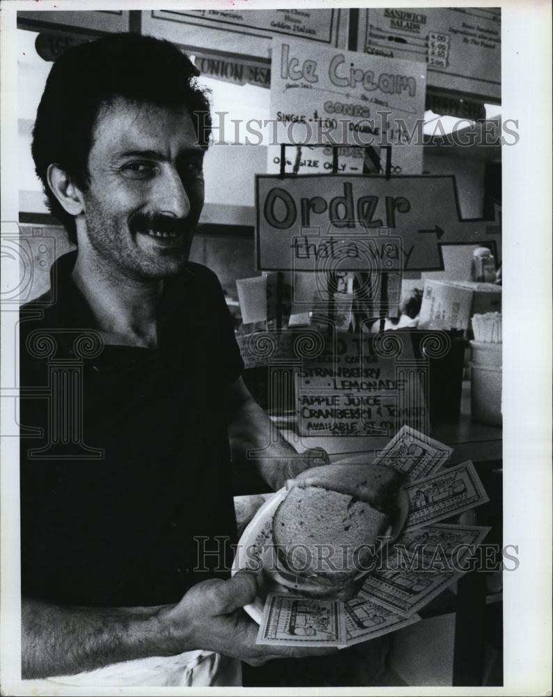 1991 Press Photo Frank Tortoriello, Deli, Restaurant, Deli Dollars - RSL83811 - Historic Images