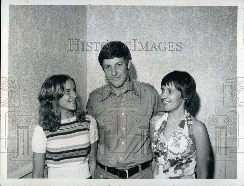 1974 Press Photo Rep Thomas E Weightman,and family in Florida election - Historic Images