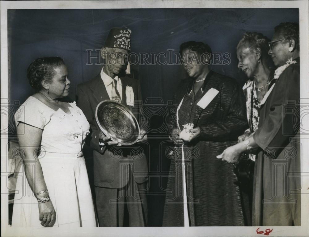 1958 Press Photo Gabe F Panier Awarded Sterling Tray for Outstanding Service - Historic Images