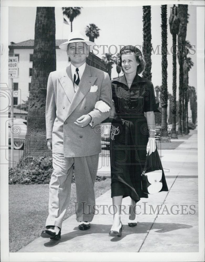 1949 Press Photo California Gov Fuller Warren &amp; Fiance Barbara Manning - Historic Images