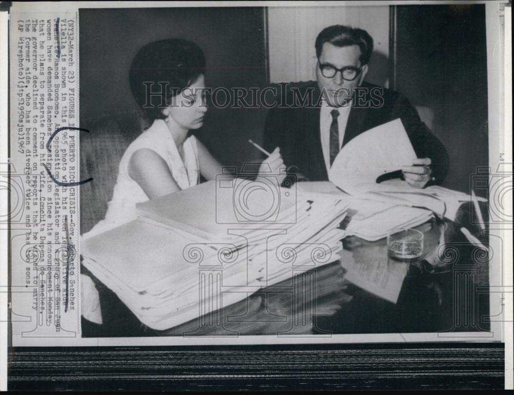 1967 Press Photo Gov Robert Sanches Vilella group of San Juan women - RSL67581 - Historic Images