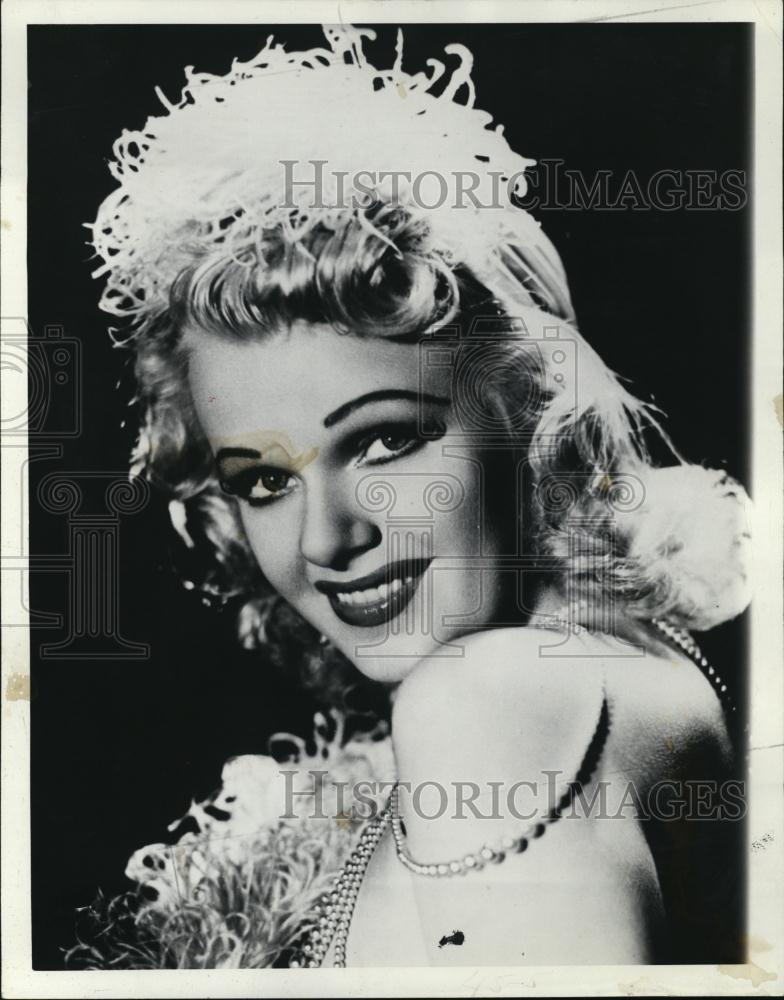 1943 Press Photo Singer Beverly Lane - RSL45551 - Historic Images