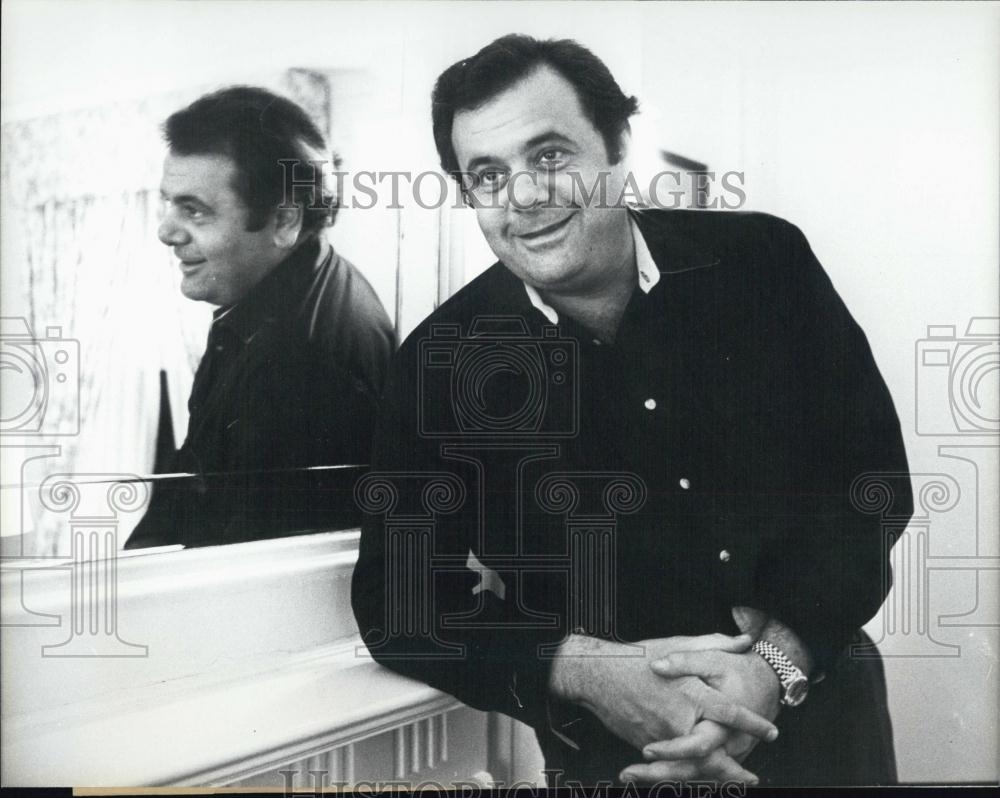 Press Photo Actor, Paul Sorvino in his room at the Ritz - RSL05089 - Historic Images