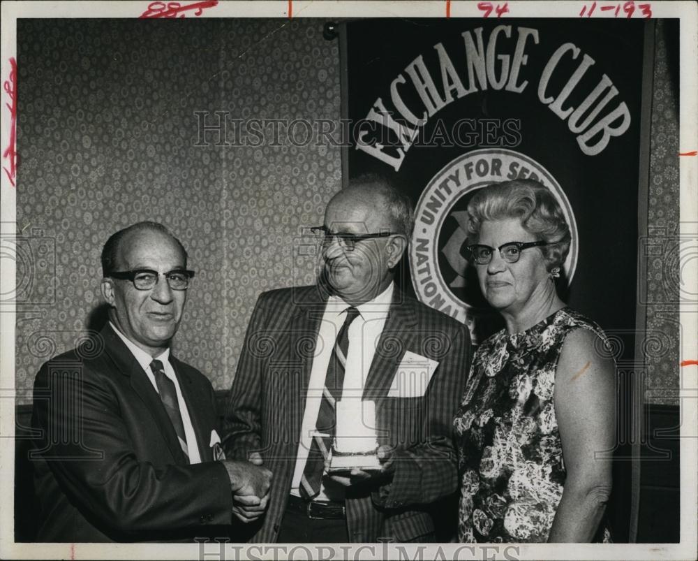 1968 Press Photo Joseph Miller,Martin Alpert & Mrs Miller, Exchange Club - Historic Images