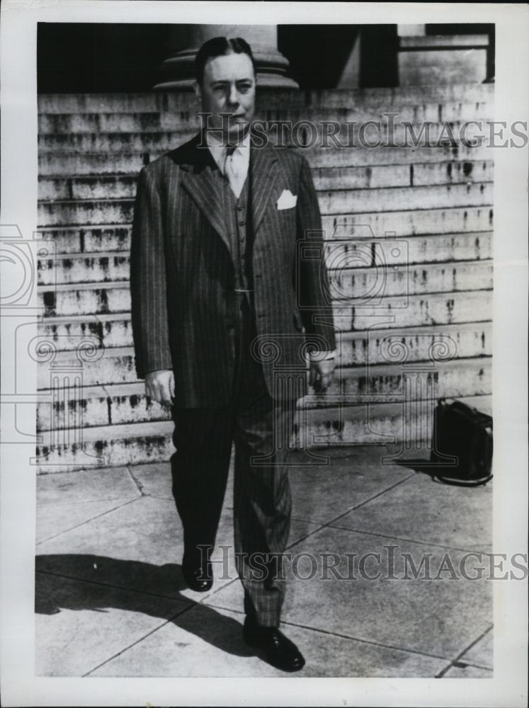 1950 Press Photo Roger Slaughter arriving for his trial - RSL44229 - Historic Images