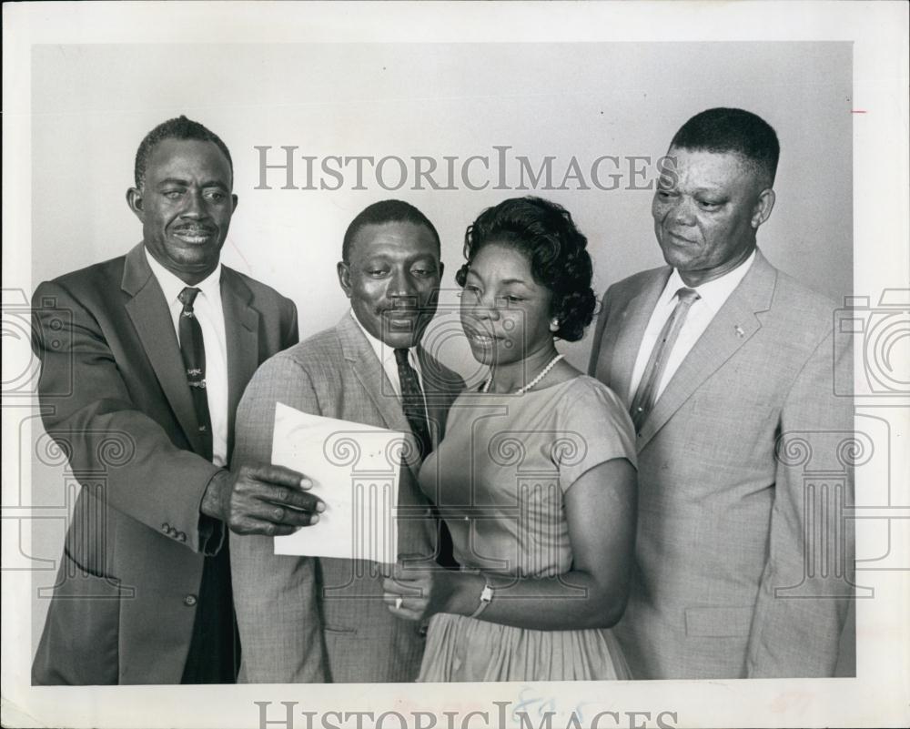 1967 Press Photo Church Choir Moses Holmes Sr, Willy Drayton, Wilma Holloway - Historic Images