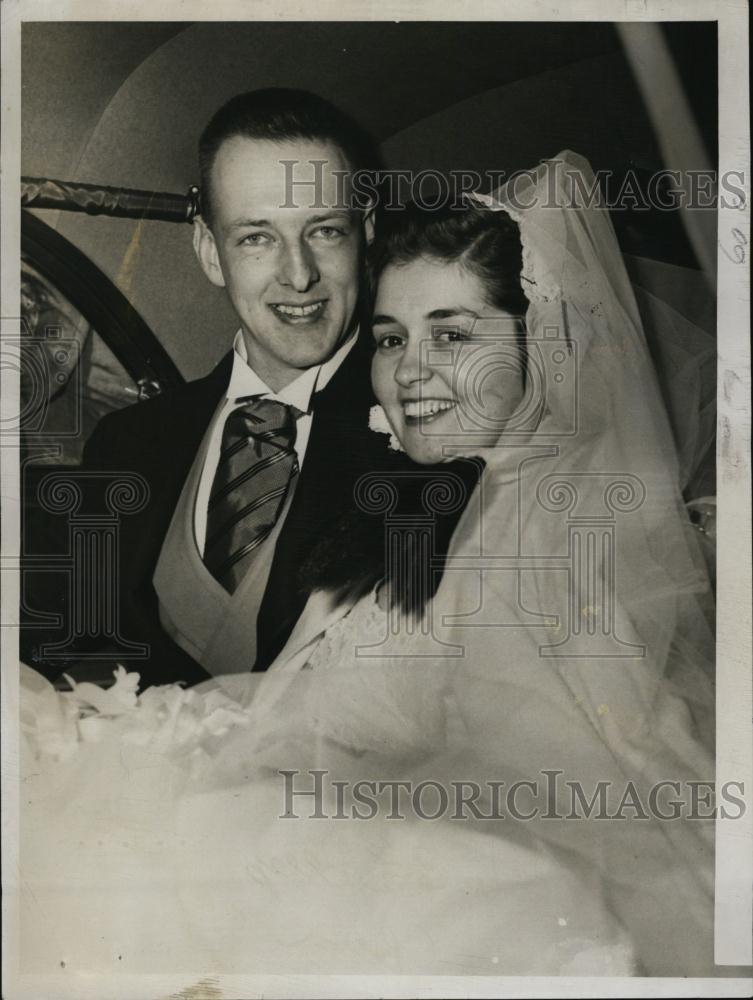 1955 Press Photo Mr &amp; Mrs John F McCabe After Wedding - RSL46953 - Historic Images