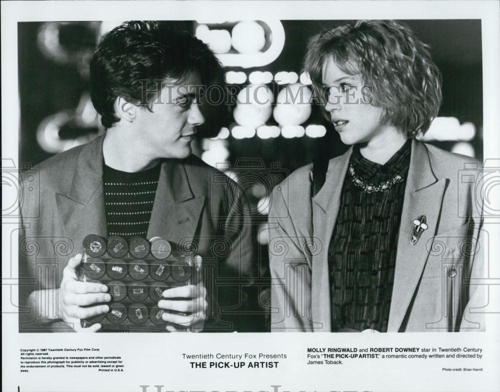 1987 Press Photo Robert Downey &amp; Molly Ringwald &quot;The Pick-Up Artist&quot; - RSL05187 - Historic Images