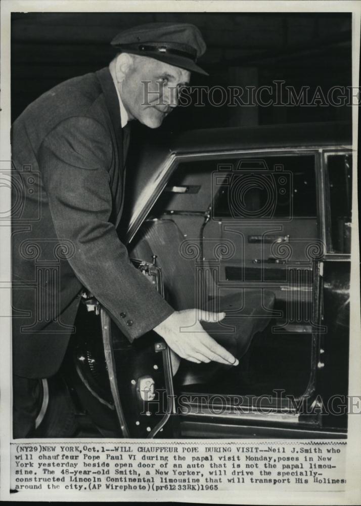 1965 Press Photo Chauffeur Neil Smith Preparing For New York Papal Visit - Historic Images