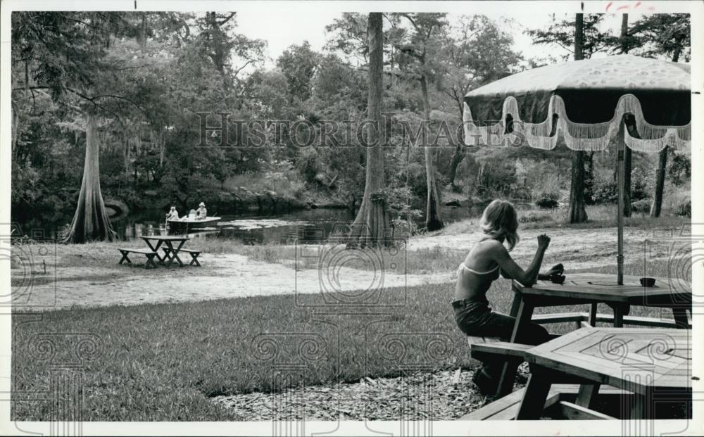 1980 Press Photo Ed&#39;s Banana Boat Lounge, Withlacoochee River, Florida - Historic Images