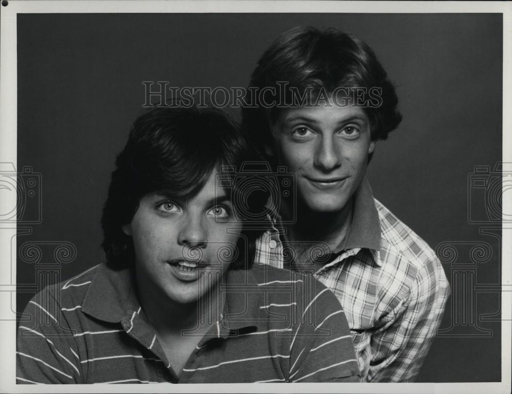 Press Photo Actor Jonathan Prince and other actor - RSL39139 - Historic Images