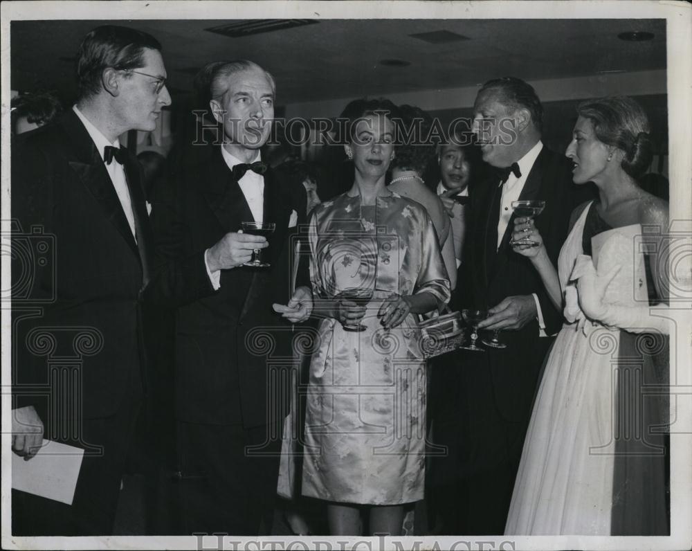 1962 Press Photo Jean Manus and Jean Savelli, Consul-Gen of France, in Boston - Historic Images