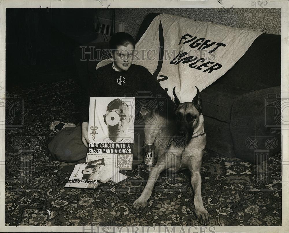 1958 Press Photo Barbara Parkhurst & Tinkerbelle in Newton Cancer Crusade - Historic Images