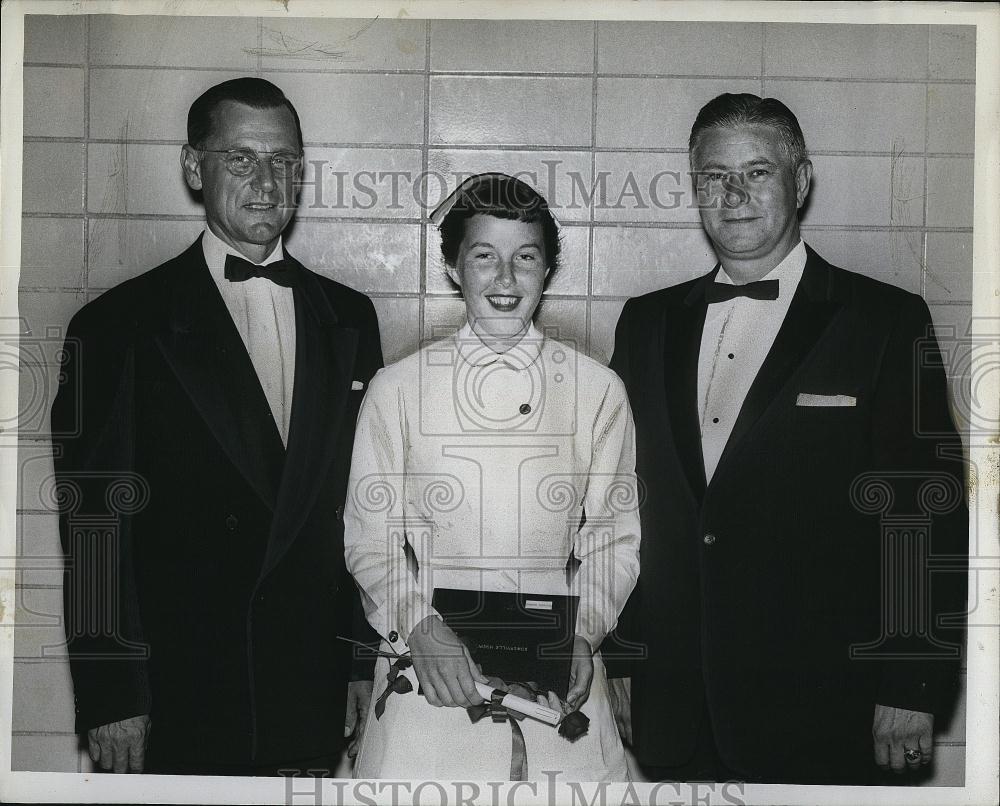 1960 Press Photo Rev Harold Ockengga,Elizabeth Thompson &amp; other man - RSL85465 - Historic Images