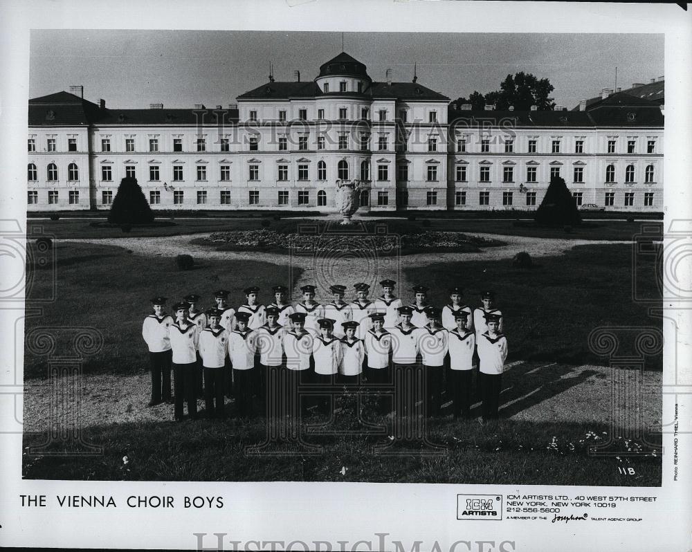 Press Photo Musicians Entertainers recording Artist The Vienna Choir Boys - Historic Images