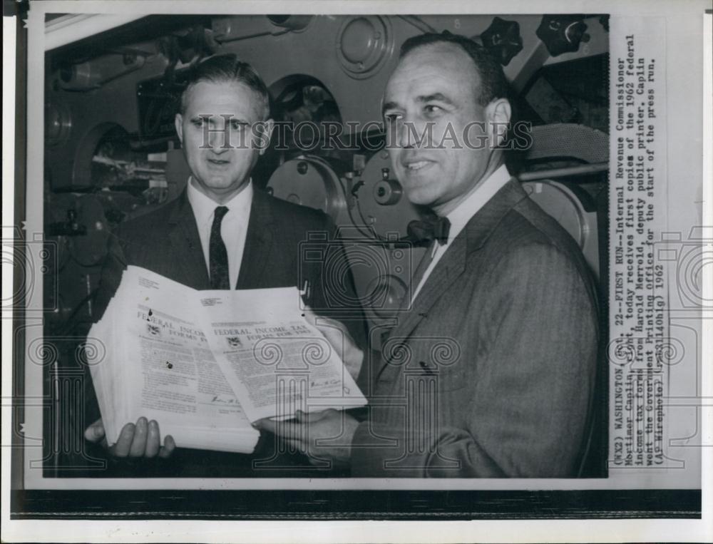 1962 Press Photo IRS Commissioner Mortimer Caplin &amp; Harold Nerrold - RSL66155 - Historic Images