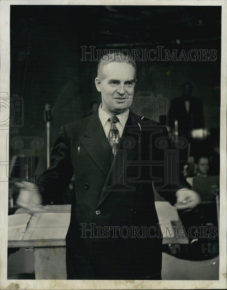 1953 Press Photo Fred Waring TV Premiere - RSL01715 - Historic Images