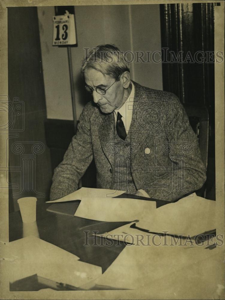 1938 Press Photo Charles G Wood at School Committee Hearing - RSL47225 - Historic Images
