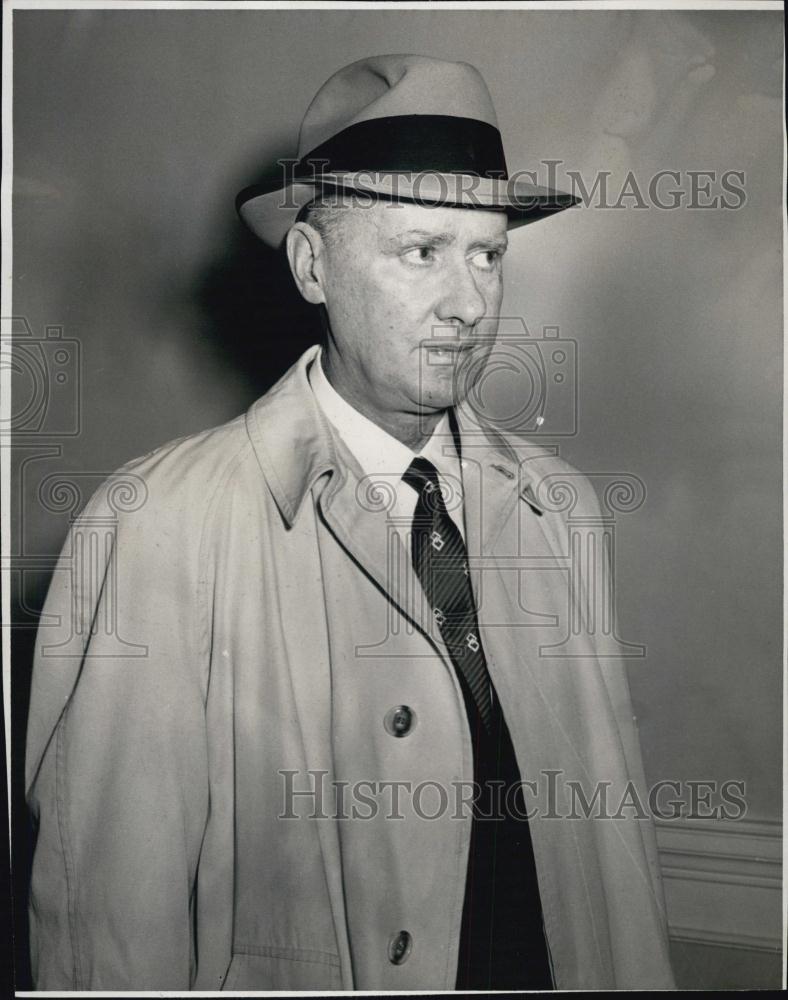 1957 Press Photo Francis Dailey At Ouster Hearing At State House Bldd As Witness - Historic Images