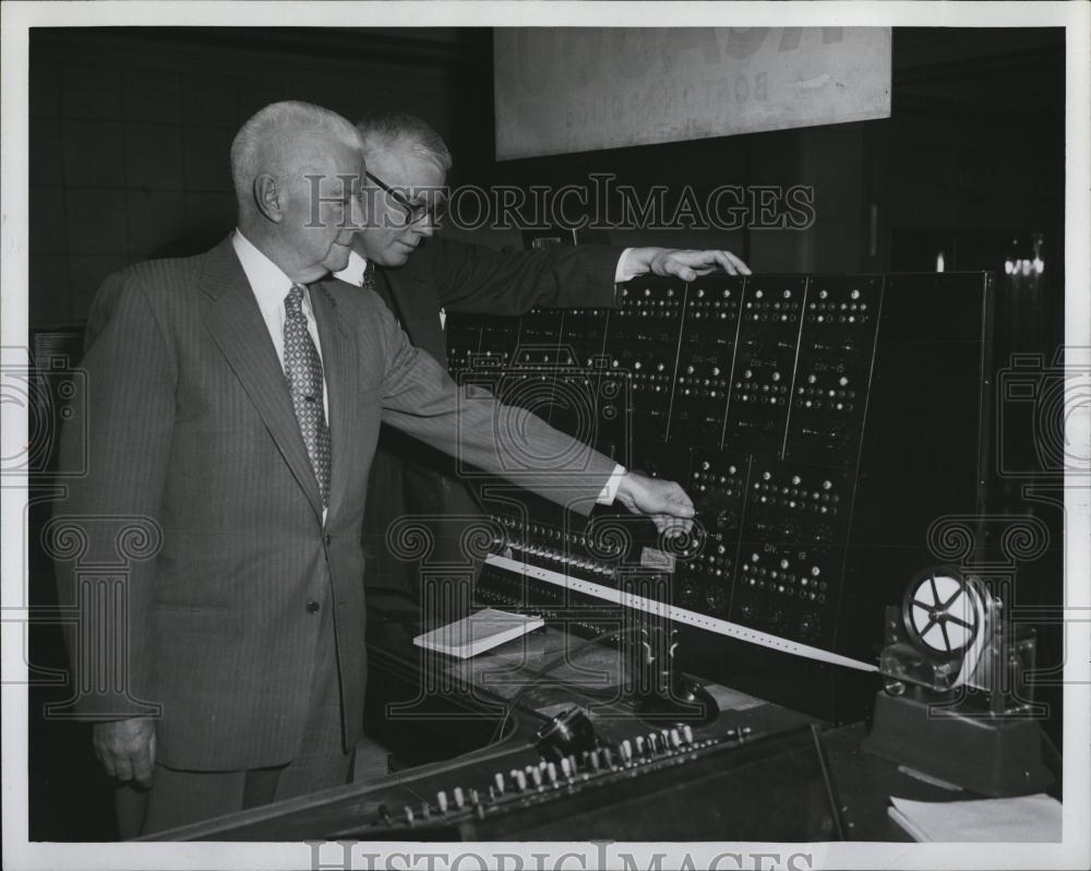 1955 Press Photo Police Deputy Supt James Daley - RSL07221 - Historic Images