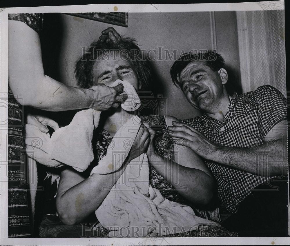 1959 Press Photo Hungarian freedom fighter &amp; wife after son found slain - Historic Images