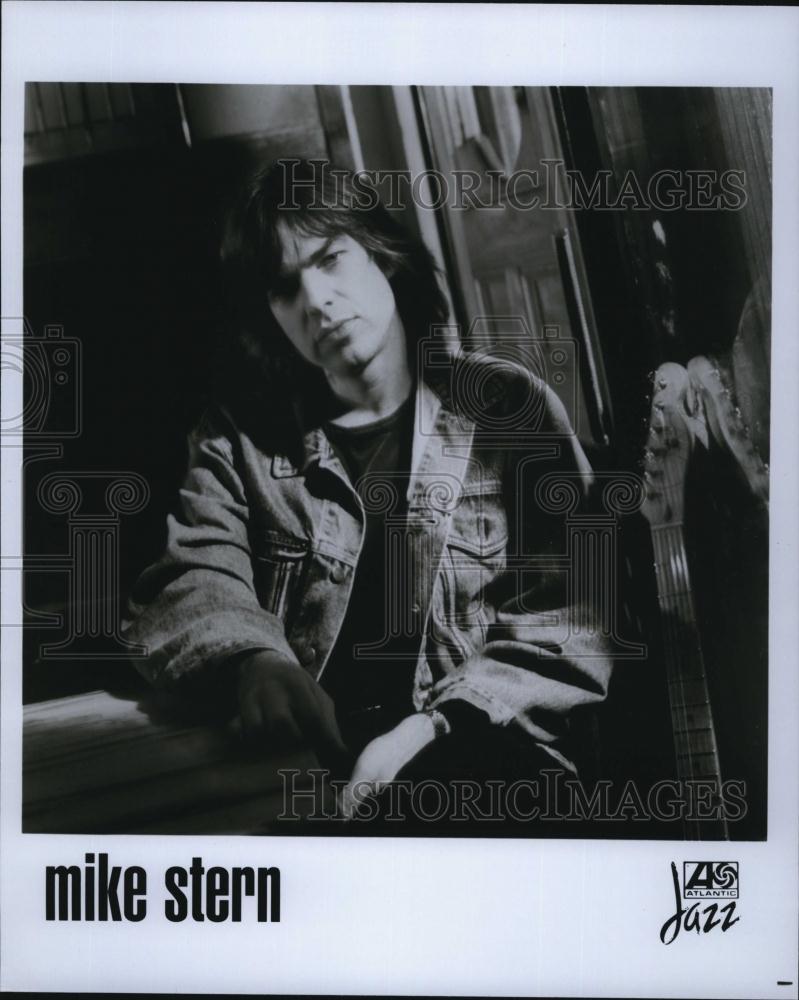 Press Photo MIke Stern Musician Atlantic Jazz Records - RSL80223 - Historic Images